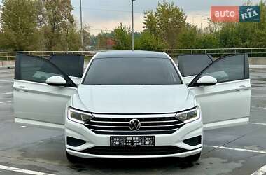 Седан Volkswagen Jetta 2019 в 