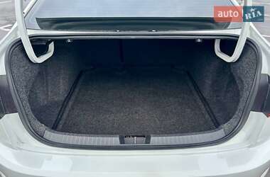 Седан Volkswagen Jetta 2019 в 
