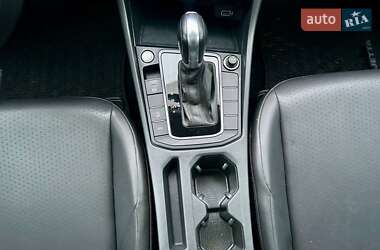 Седан Volkswagen Jetta 2019 в 