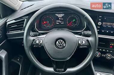 Седан Volkswagen Jetta 2019 в 