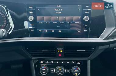 Седан Volkswagen Jetta 2019 в 