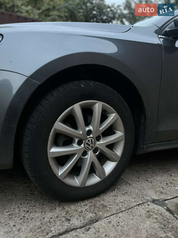 Седан Volkswagen Jetta 2013 в Гадячі