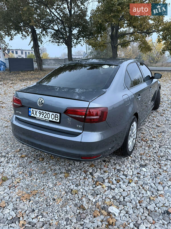 Седан Volkswagen Jetta 2016 в Печенегах
