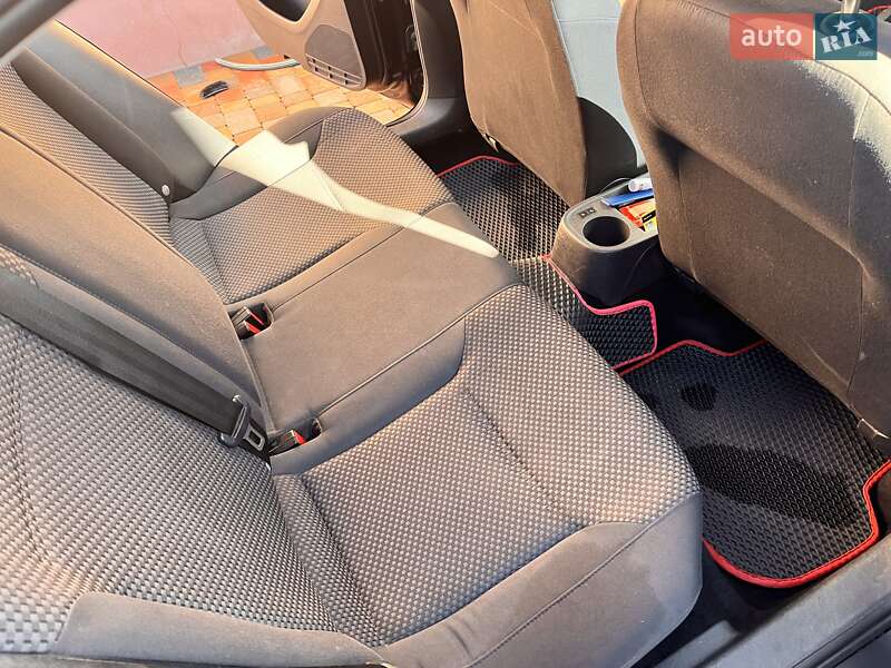 Седан Volkswagen Jetta 2012 в Городищеві