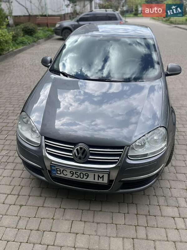 Седан Volkswagen Jetta 2008 в Жидачові