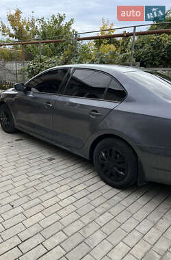 Седан Volkswagen Jetta 2014 в 