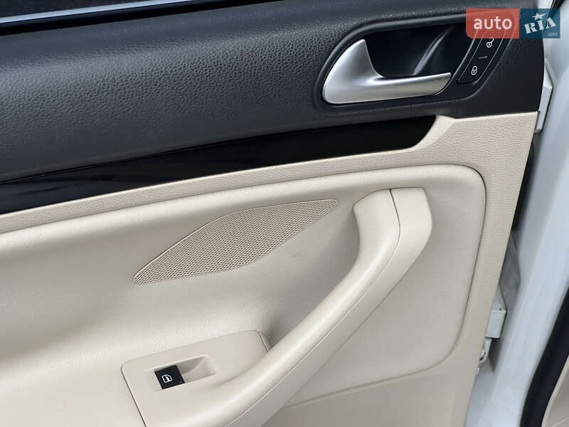 Универсал Volkswagen Jetta 2010 в Киеве фото 45 Универсал Volkswagen Jetta 2010 в Киеве