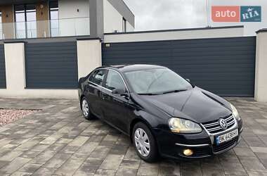 Седан Volkswagen Jetta 2008 в  фото 4 Седан Volkswagen Jetta 2008 в