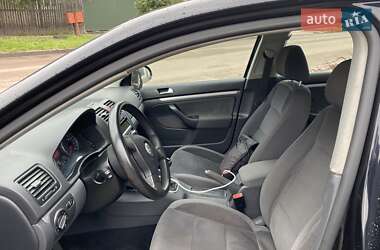 Седан Volkswagen Jetta 2008 в  фото 8 Седан Volkswagen Jetta 2008 в