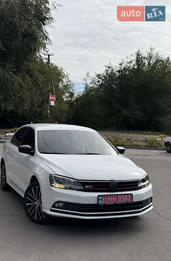 Седан Volkswagen Jetta 2016 в Днепре