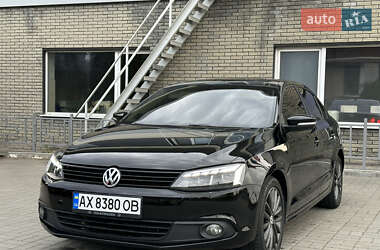Седан Volkswagen Jetta 2013 в 