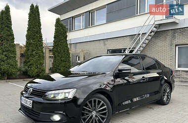 Седан Volkswagen Jetta 2013 в 