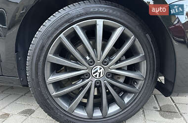 Седан Volkswagen Jetta 2013 в 