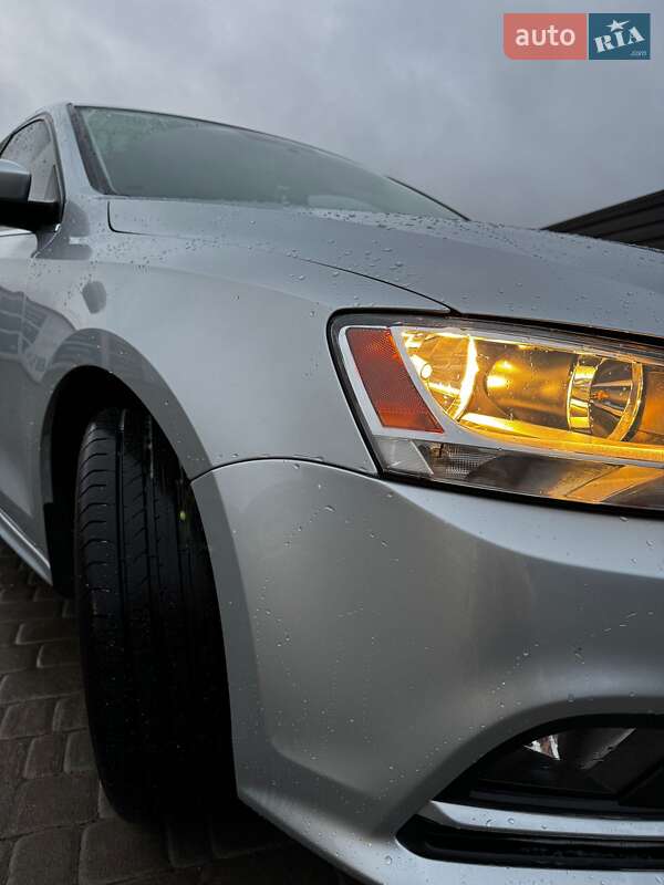 Седан Volkswagen Jetta 2015 в Киеве