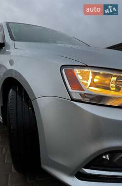Седан Volkswagen Jetta 2015 в 