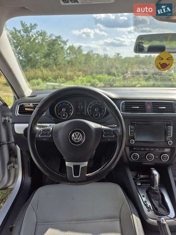 Седан Volkswagen Jetta 2012 в Харкові