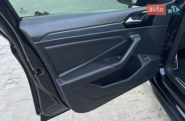 Седан Volkswagen Jetta 2020 в 