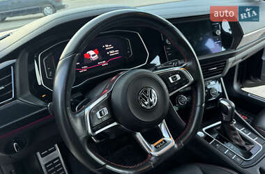Седан Volkswagen Jetta 2020 в 