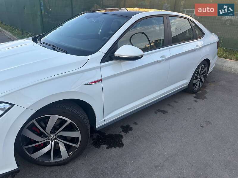 Седан Volkswagen Jetta 2019 в Києві