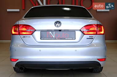 Седан Volkswagen Jetta 2013 в 