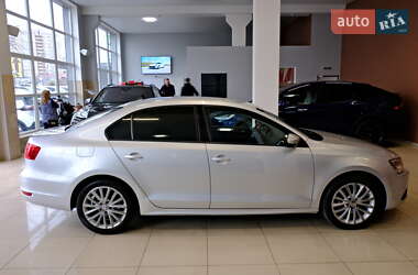 Седан Volkswagen Jetta 2013 в 