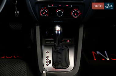Седан Volkswagen Jetta 2013 в 