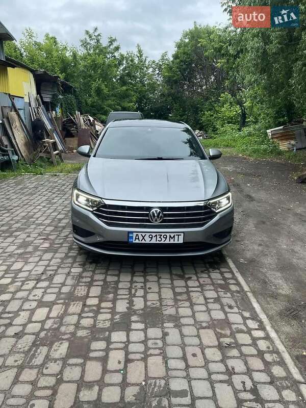 Седан Volkswagen Jetta 2020 в Львові