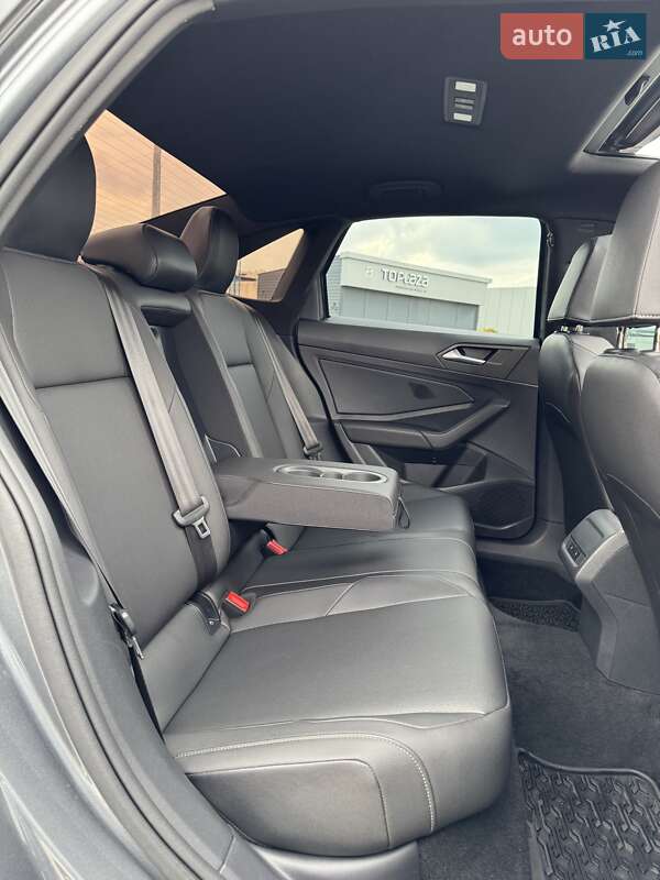 Седан Volkswagen Jetta 2019 в Харкові