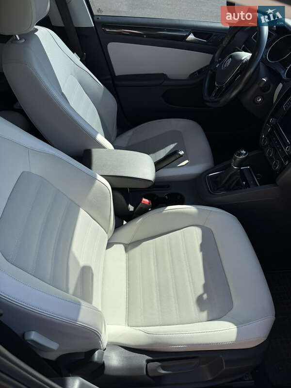 Седан Volkswagen Jetta 2016 в Харкові фото 22 Седан Volkswagen Jetta 2016 в Харкові