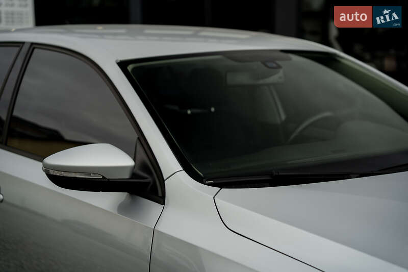 Седан Volkswagen Jetta 2012 в Черновцах фото 11 Седан Volkswagen Jetta 2012 в Черновцах