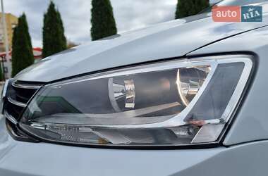 Седан Volkswagen Jetta 2017 в 