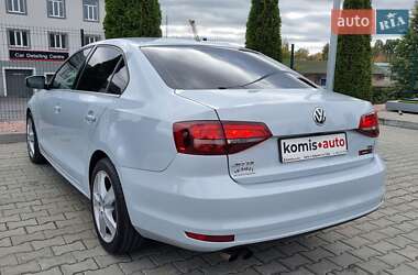 Седан Volkswagen Jetta 2017 в 