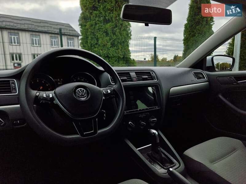 Седан Volkswagen Jetta 2017 в Виннице