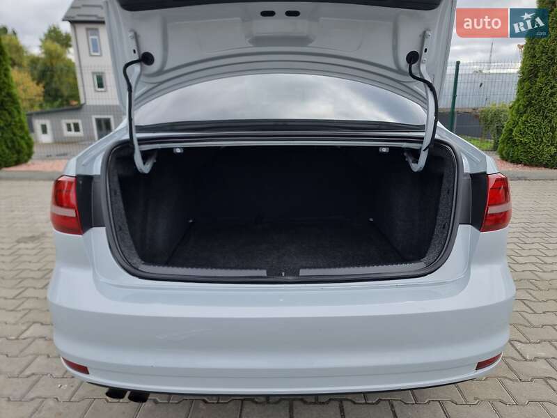 Седан Volkswagen Jetta 2017 в Виннице