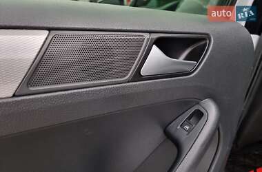 Седан Volkswagen Jetta 2017 в 