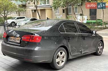 Седан Volkswagen Jetta 2011 в  фото 8 Седан Volkswagen Jetta 2011 в