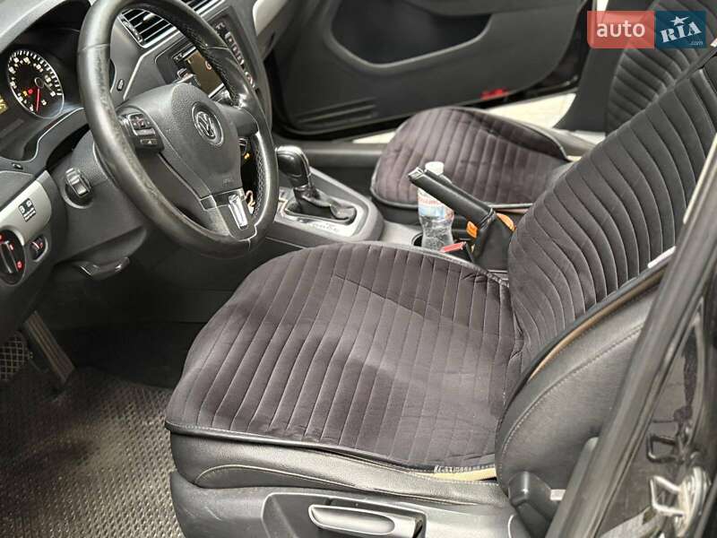 Седан Volkswagen Jetta 2011 в Одессе