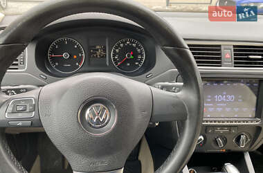 Седан Volkswagen Jetta 2014 в 