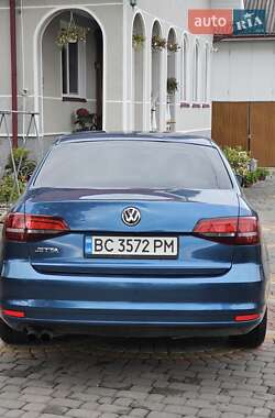 Седан Volkswagen Jetta 2017 в 