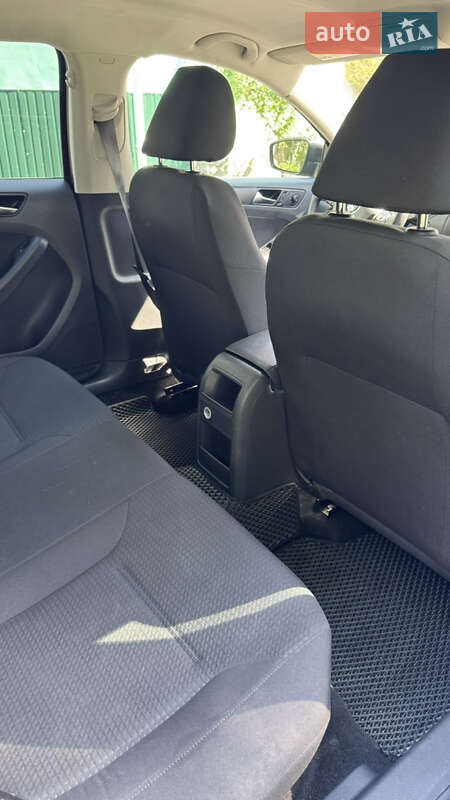 Седан Volkswagen Jetta 2015 в Кременчуці