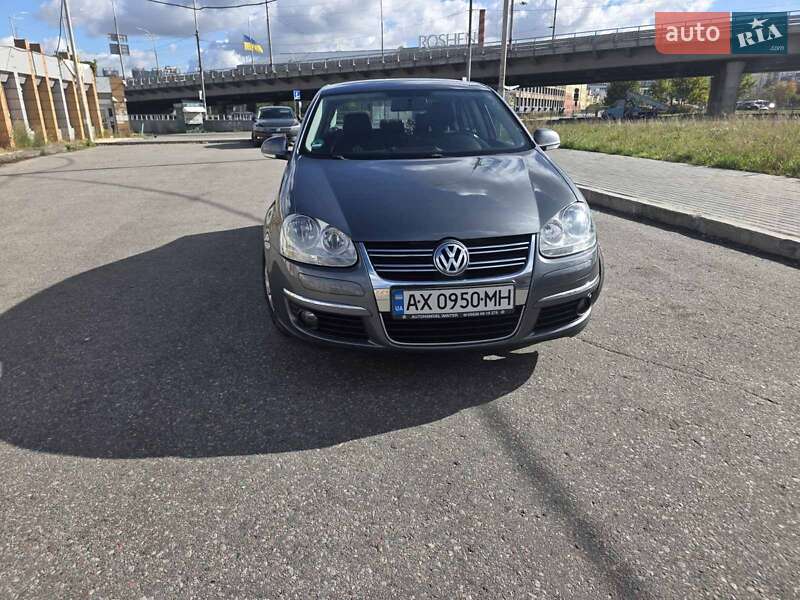 Седан Volkswagen Jetta 2008 в 