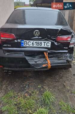 Седан Volkswagen Jetta 2016 в 
