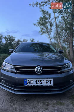 Седан Volkswagen Jetta 2015 в Днепре