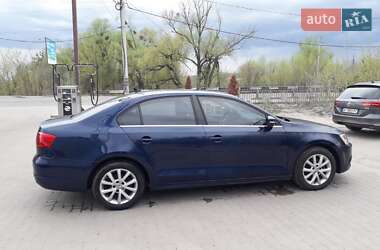 Седан Volkswagen Jetta 2013 в 