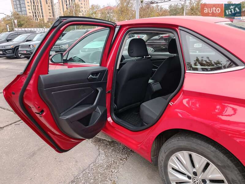 Седан Volkswagen Jetta 2019 в Харкові