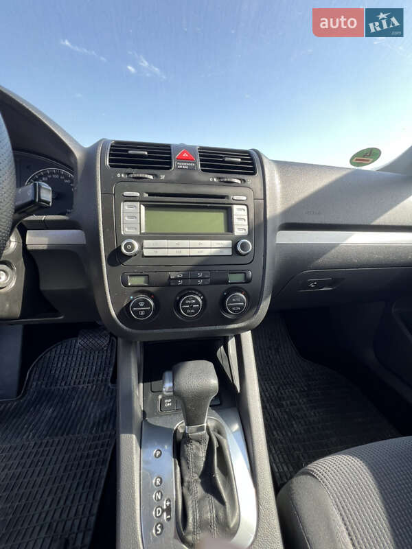 Седан Volkswagen Jetta 2008 в Борщеве
