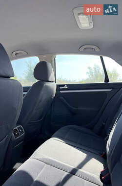 Седан Volkswagen Jetta 2008 в 