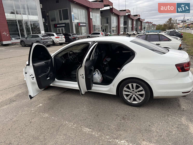 Седан Volkswagen Jetta 2016 в Харькове