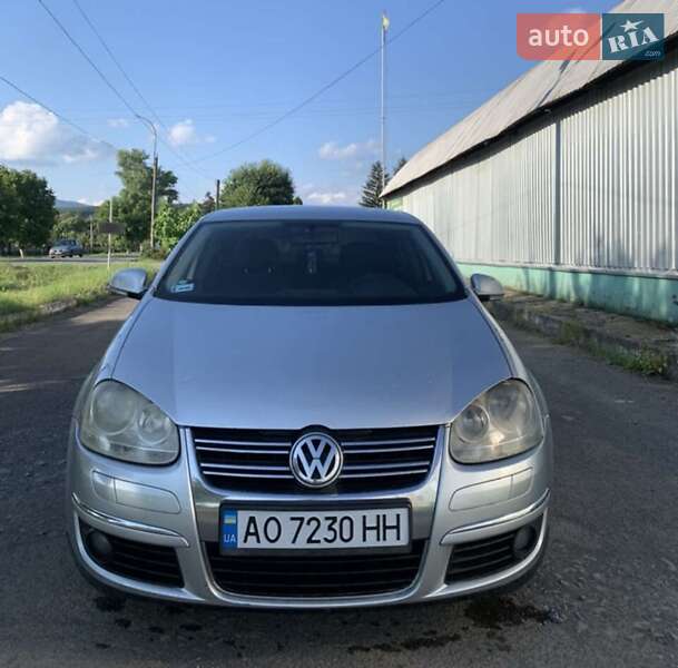 Седан Volkswagen Jetta 2005 в Мукачево