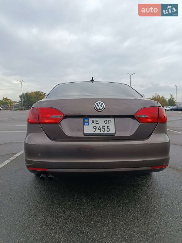 Седан Volkswagen Jetta 2011 в Днепре